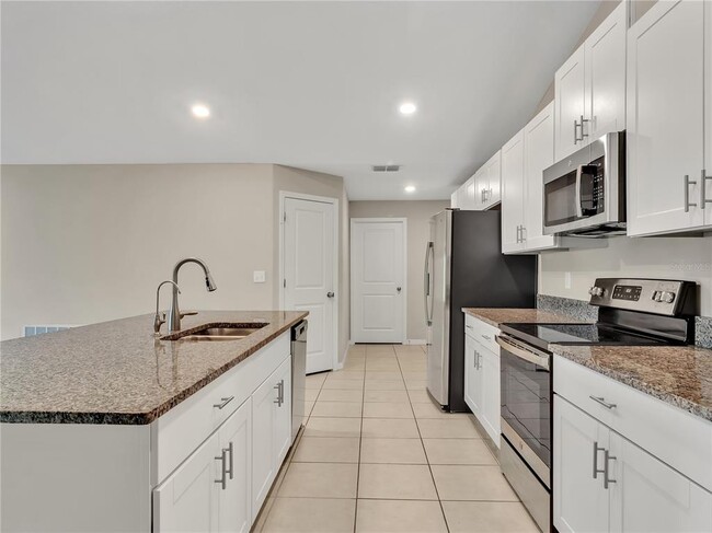 Foto del edificio - 16514 Delia St