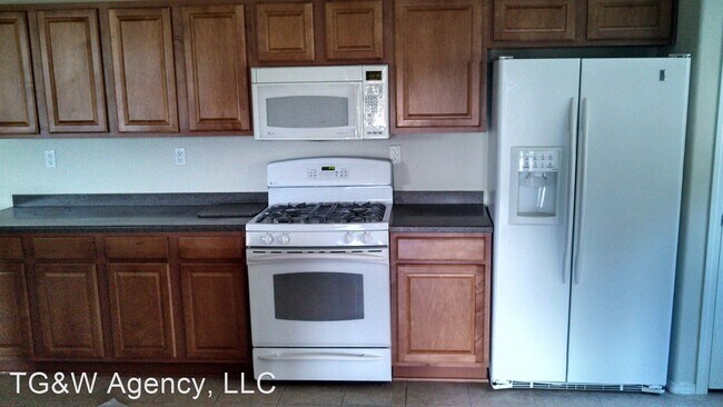 Building Photo - 3 br, 2.5 bath House - 10324 Mogollon Dr.  NW