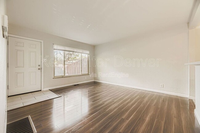 Building Photo - 2424 W 35th Ave
