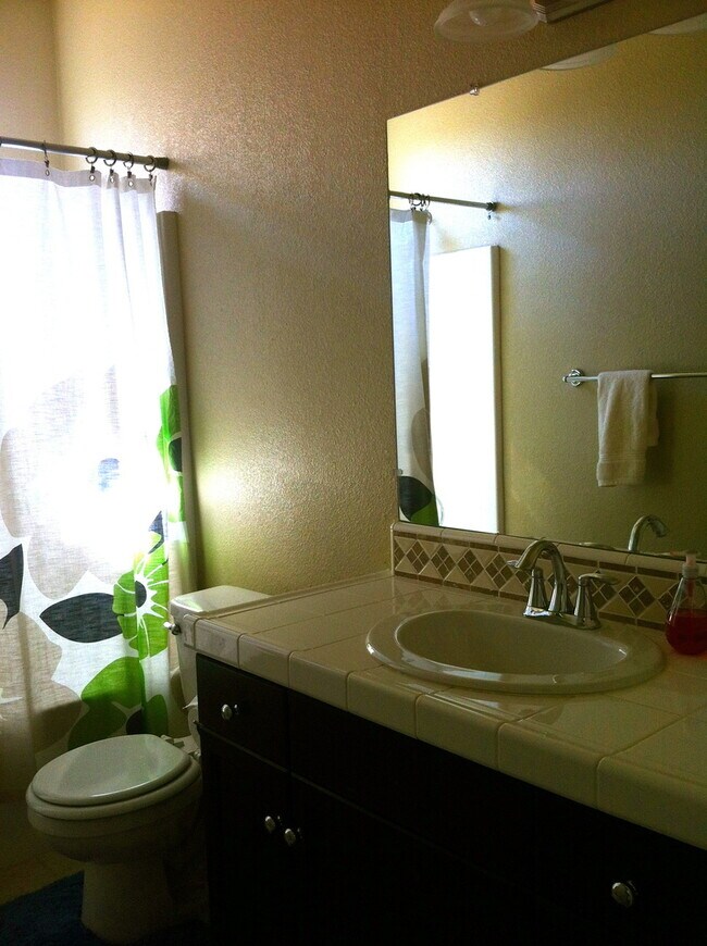 Building Photo - Great Harlan Ranch Home! Don't miss out!