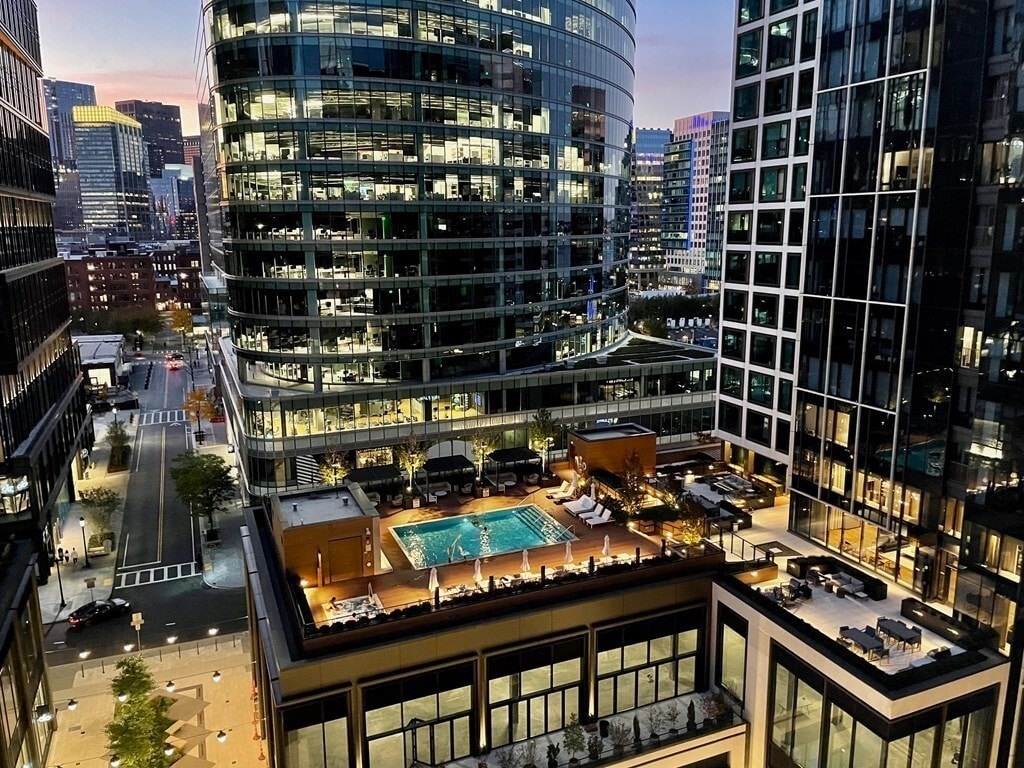 Primary Photo - 135 Seaport Blvd