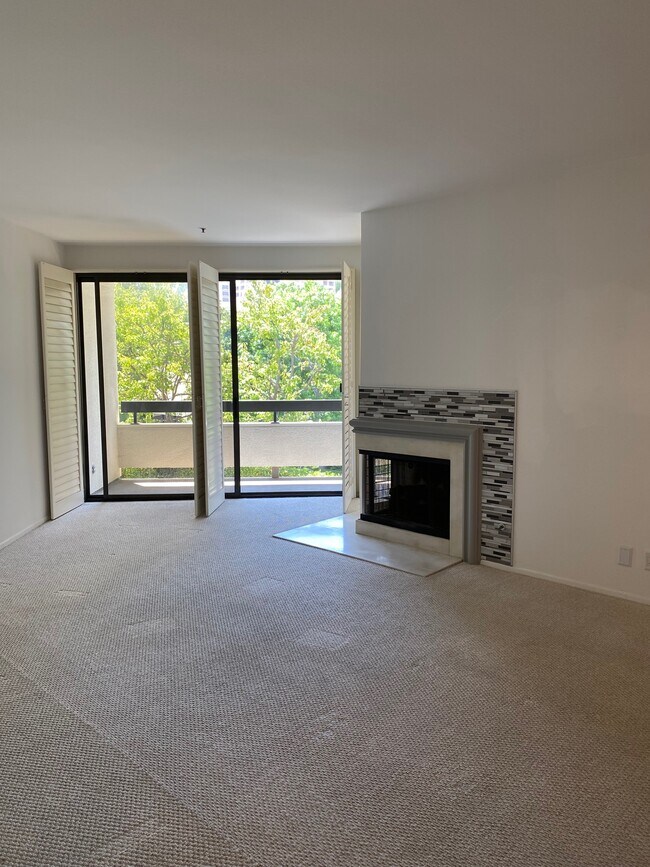 Building Photo - 2131 Century Park Ln