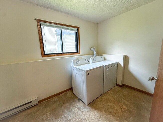 Foto del edificio - 2804 Edgewood Dr