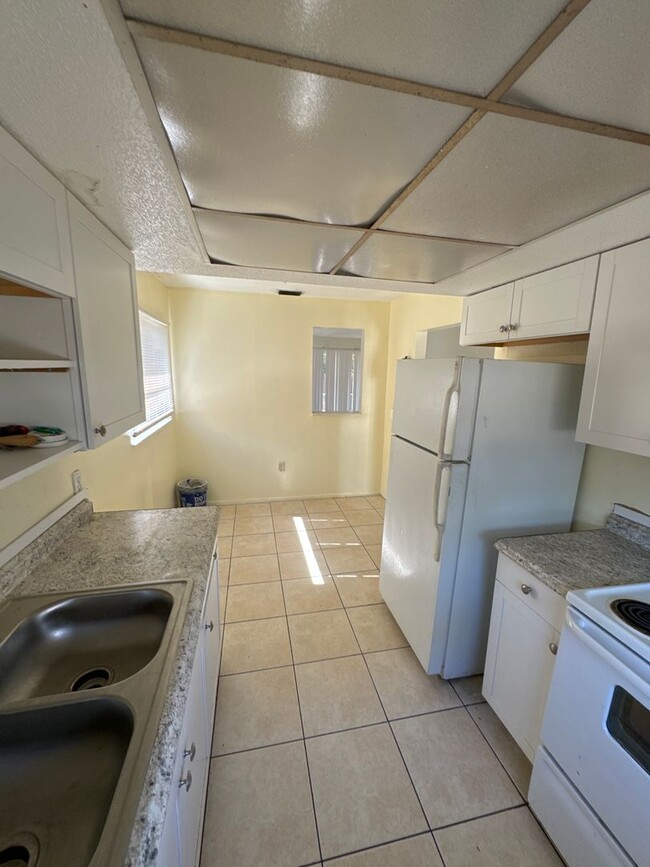 Building Photo - JONAm Duplex 903 66th Ave W Bradenton (OWN...