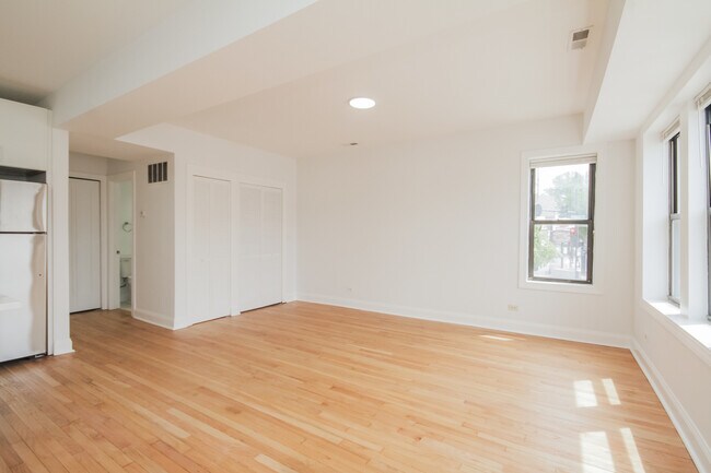 Foto del edificio - 3735 N Kimball Ave
