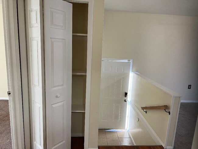 Entry way - 4400 McMenamy St