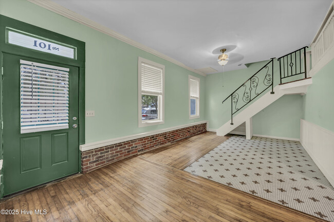 Building Photo - 101 N 8th St