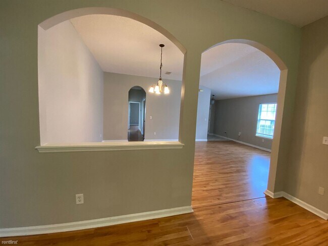 Building Photo - 4 br, 2 bath House - 808 South Edenbridge Way