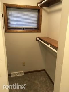 Foto del edificio - 1 br, 1 bath Apartment - 240 Carrington St