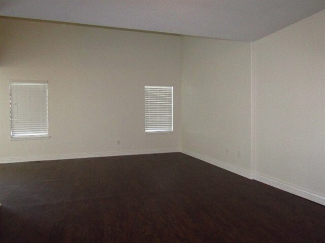 Foto del edificio - 1462 Wallace Drive