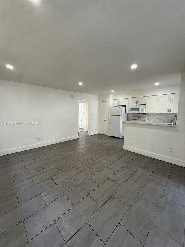 Foto del edificio - 16890 NE 21st Ave