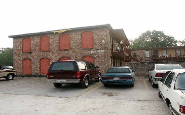 Building Photo - Jacinto Oaks