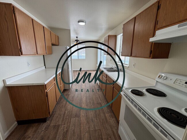 Building Photo - VI1377-1377 Village Way