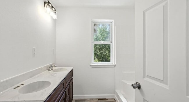 Building Photo - East Renton near Lake Kathleen MIL home - ...