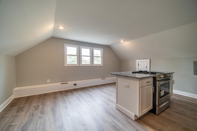Unit C - 388 Fairwood Ave