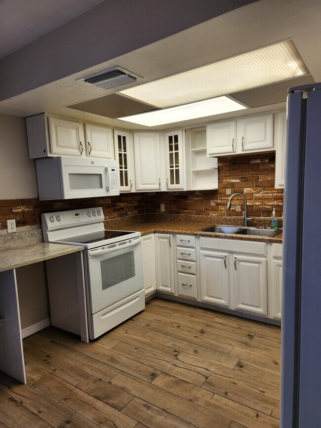 Foto del edificio - 13320 Third St