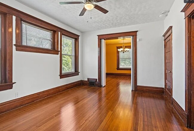 Foto del edificio - 2832 Peery Ave