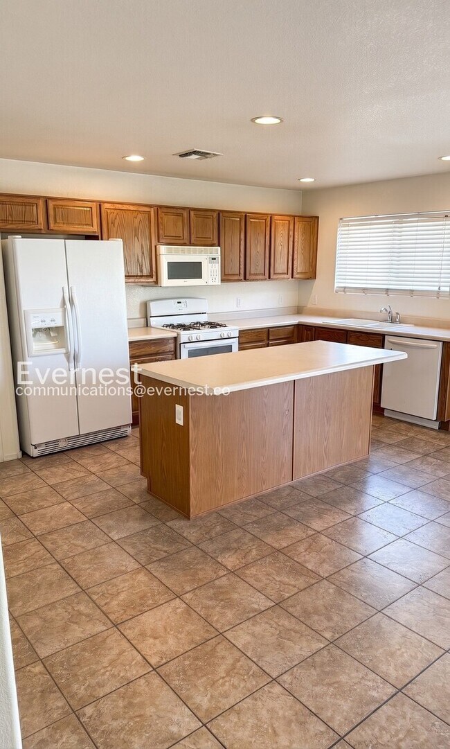 Foto del edificio - 3381 N River Rapids Dr