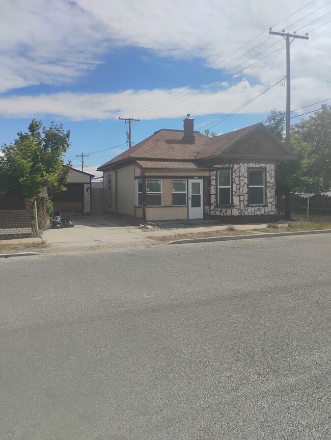 Building Photo - 311 Alder St