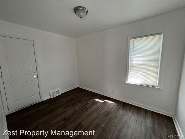 Building Photo - 3 br, 1 bath House - 20220 Lindsay
