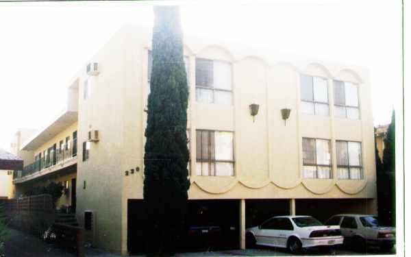 Foto del edificio - 220 N Cedar St