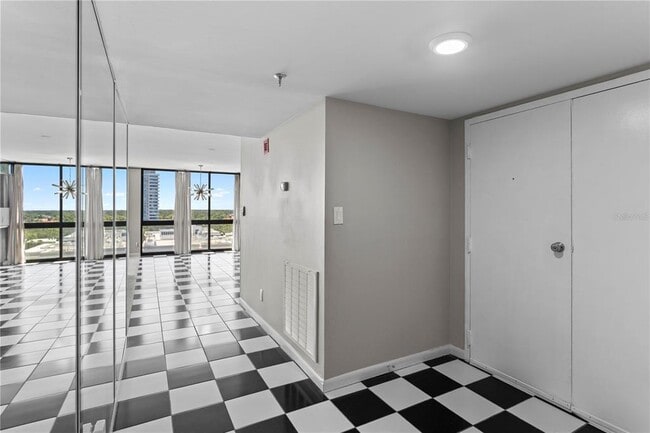 Building Photo - 3301 Bayshore Blvd