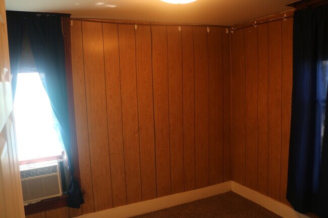 Bedroom - 208 E Ave B Ave