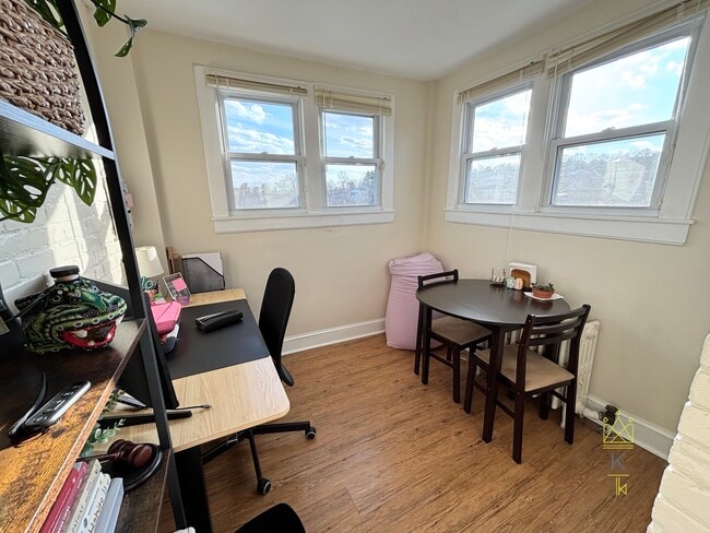 Foto del edificio - 1477 Beacon St