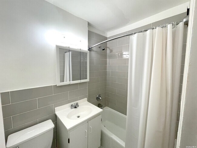 Foto del edificio - 84-70 129th St
