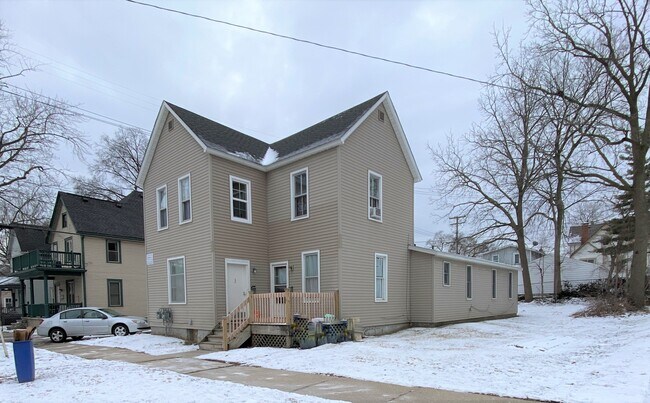 Building Photo - 415 Olive St