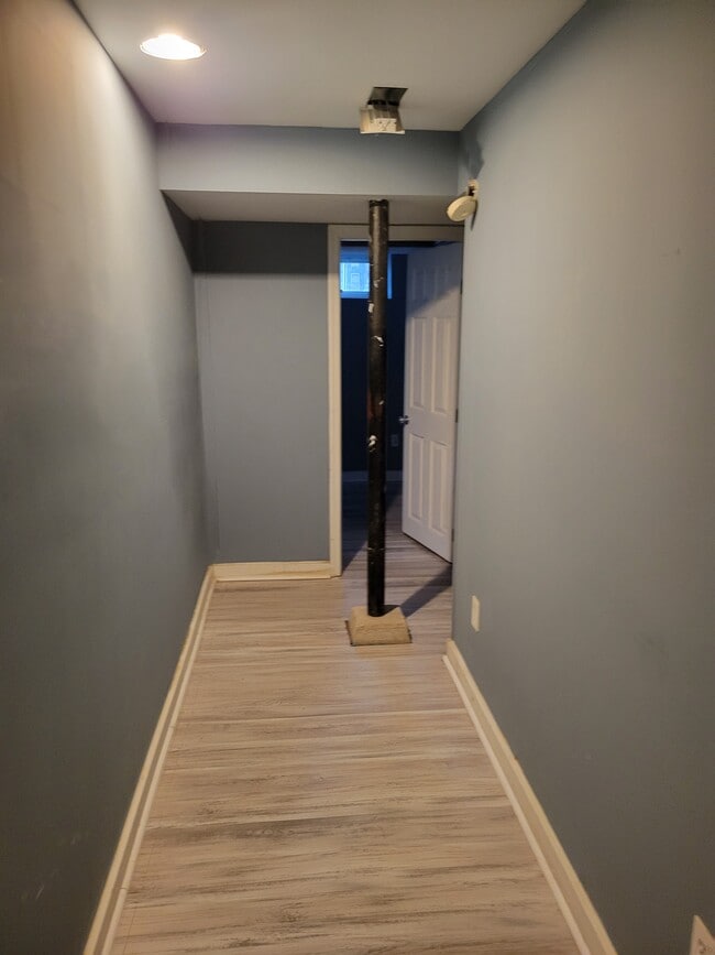 Hallway between bedrooms - 6135 84th Ave