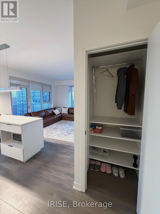 Building Photo - 20 Richardson St