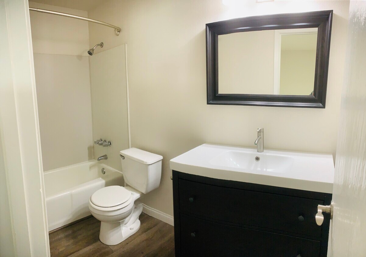 2422 Graham Ave Unit 116, Redondo Beach, CA 90278 Apartments in