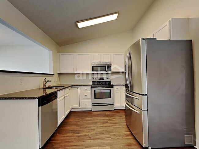 Foto del edificio - 15015 Silver Thorne Way