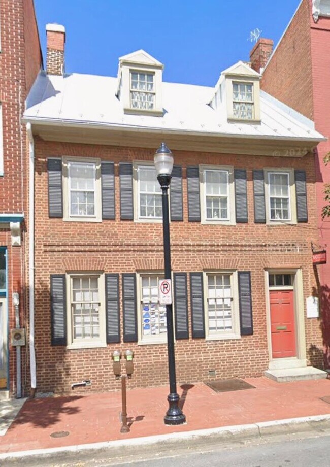 Foto del edificio - 233 N Market St
