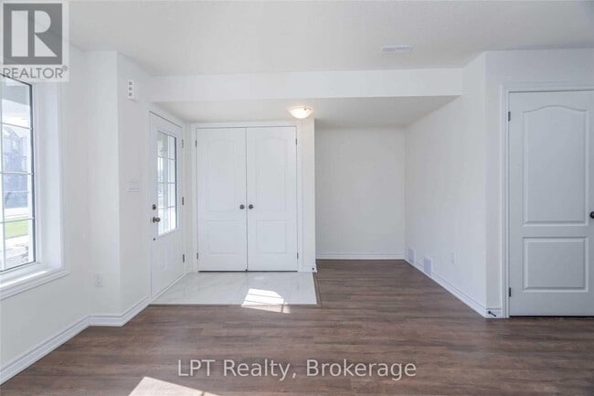 Building Photo - 15 Honey Crisp Ln
