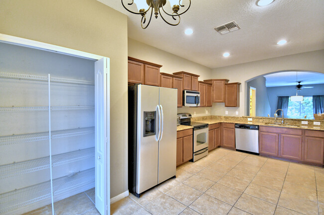 Building Photo - 4157 Shade Tree Ln