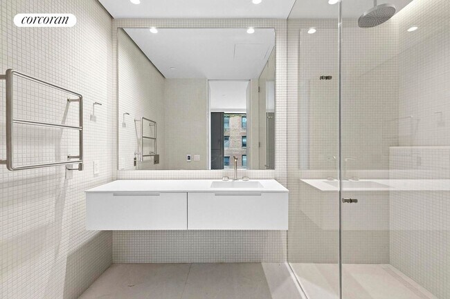 Foto del edificio - 251 W 14th St