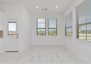 Building Photo - 1526 Crystal Stream Dr