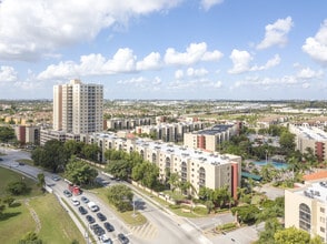 Aerial - Fontainebleau Milton Apartments