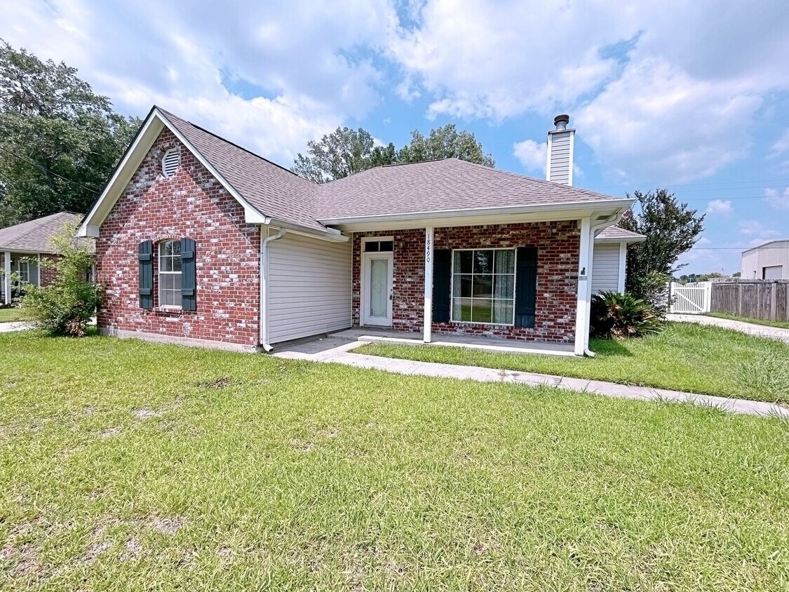 Primary Photo - 3 Bedroom house in Prairieville