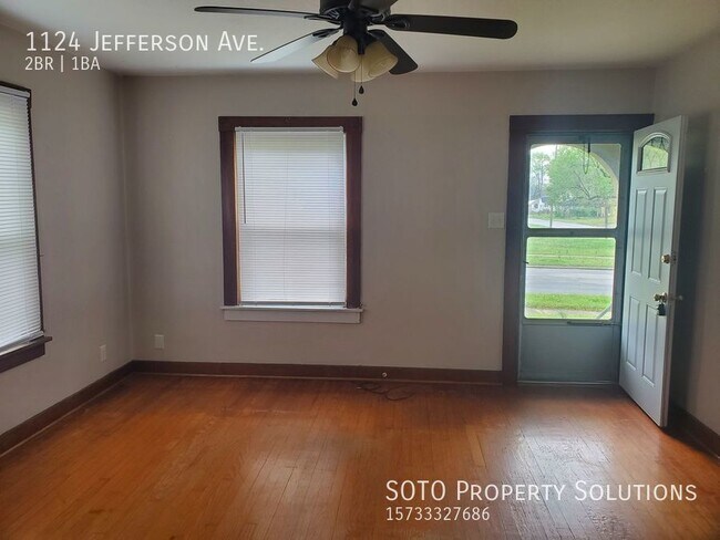 Foto del edificio - 2BD/1BA House Less than 1/2 Mile from Jeff...