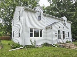 Building Photo - 654-656 Ripley Ave