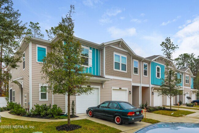 Foto del edificio - 7415 Palm Hills Dr