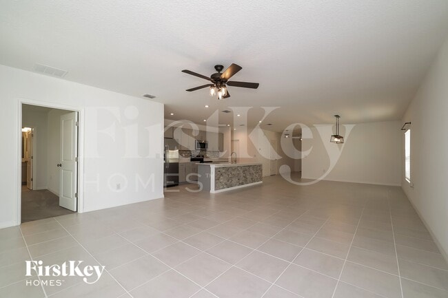 Building Photo - 5007 Vellacito Way