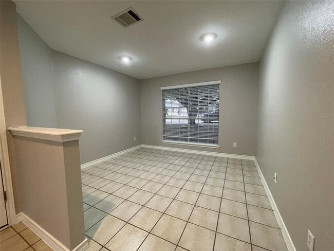 Building Photo - 14828 Single Trce