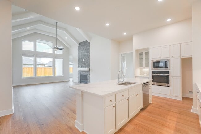 Building Photo - 28156 Graywood Dr