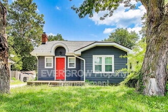 Building Photo - 33 S Lynhurst Dr