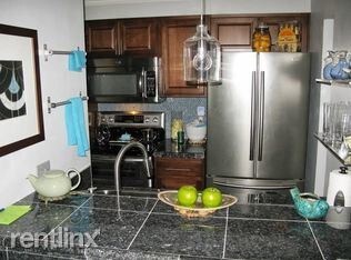 Foto del edificio - 931 NW 7th St