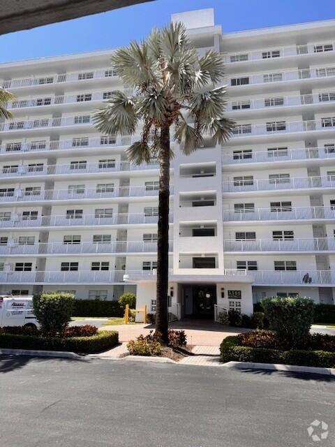 Building Photo - 3300 S Ocean Blvd